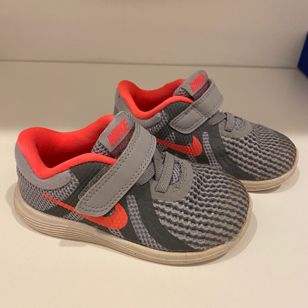 Nike sneakers toddler girls